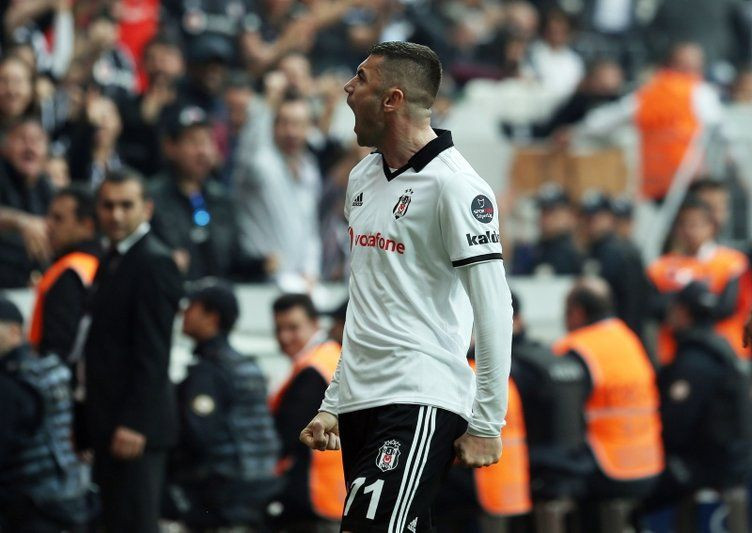 Beşiktaş'ta Burak Yılmaz ve Cenk Tosun kararı - Sayfa 2