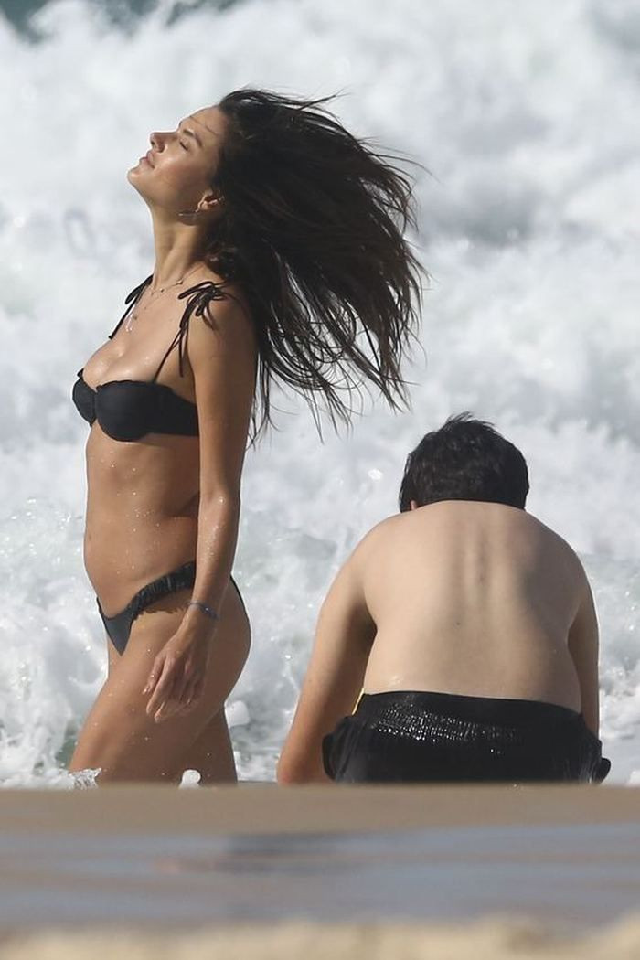 Alessandra Ambrosio saatlerce poz verdi! - Sayfa 9