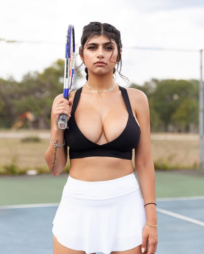 Mia Khalifa'ya sürpriz davet! Tribüne çağırdılar - Sayfa 1