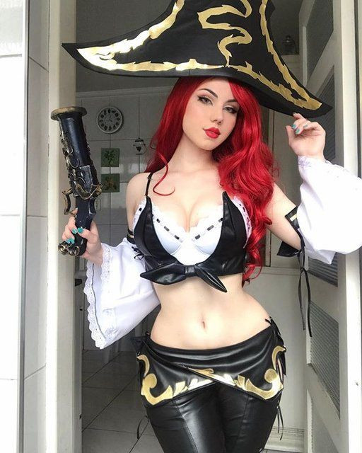 Cosplay tutkunu Maria Fernanda İstediği herkese benzeyebiliyor - Sayfa 15