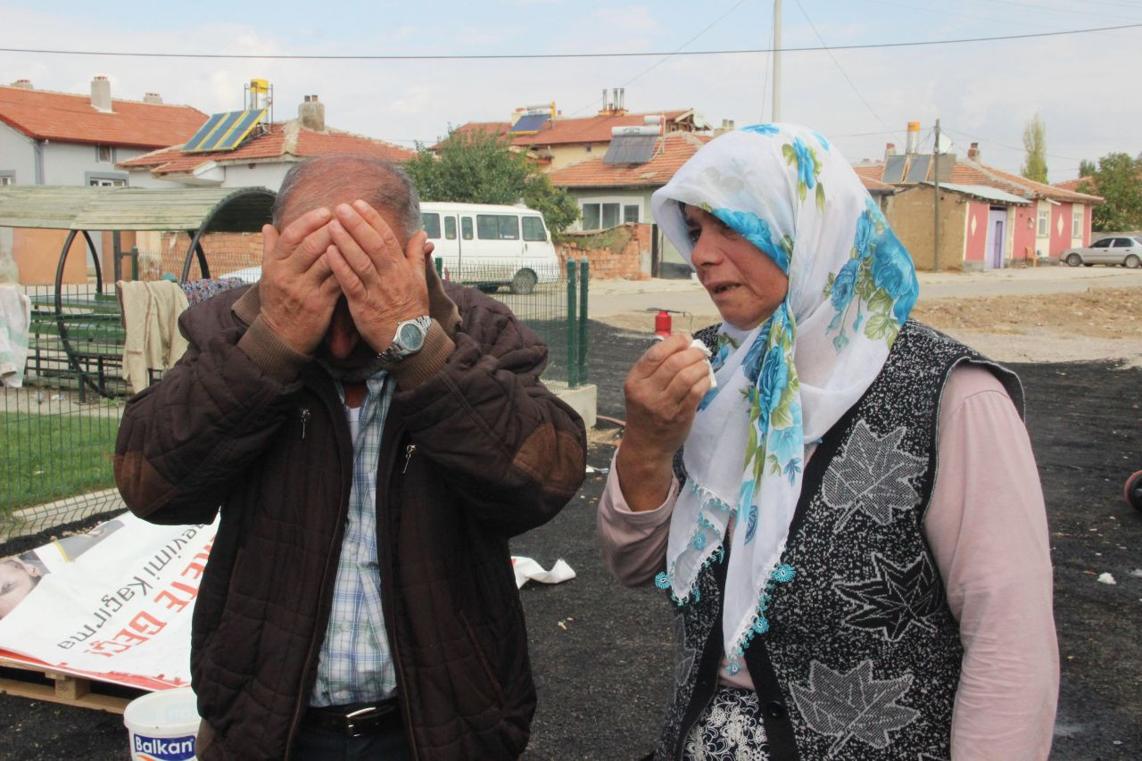 Akılara durgunluk veren olay! Gittikleri her ev ve elbiseleri yanıyor! - Sayfa 1