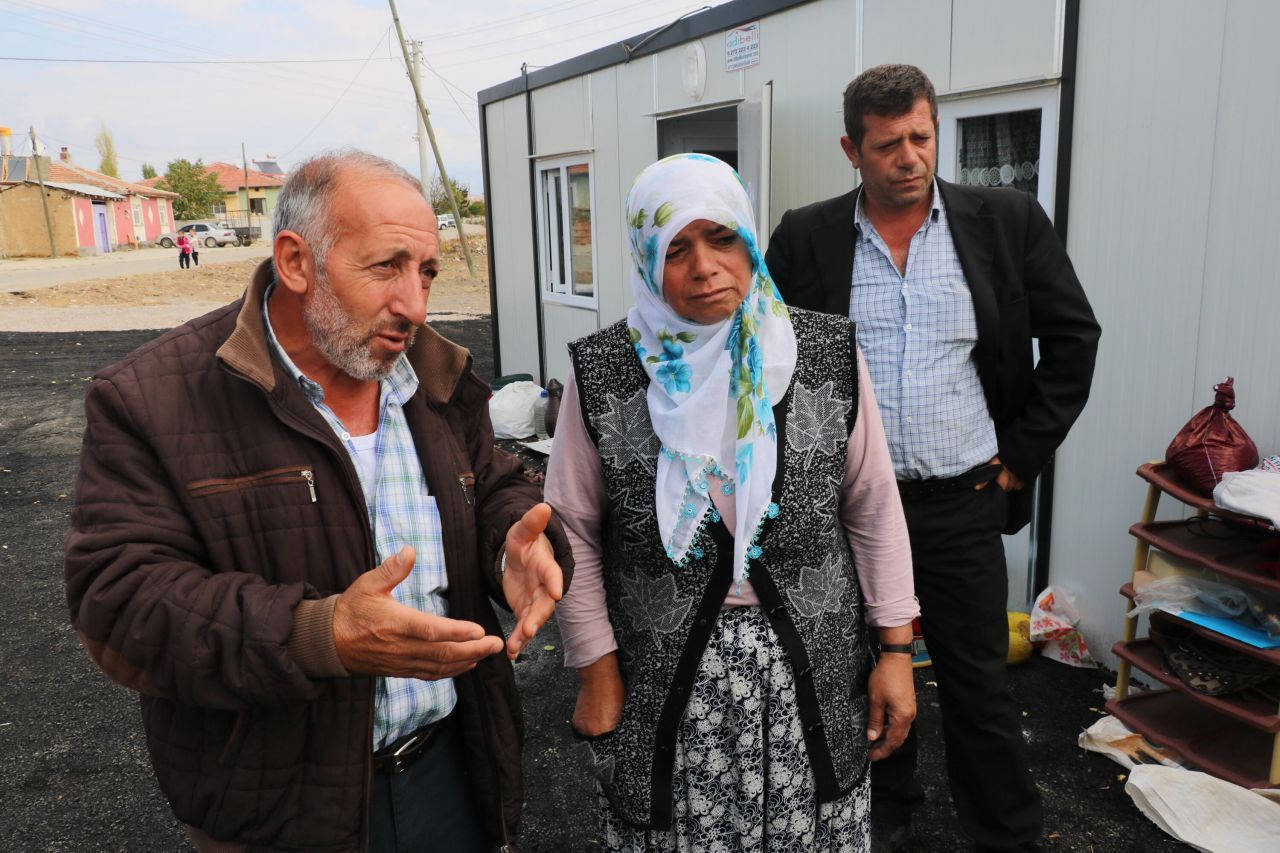 Akılara durgunluk veren olay! Gittikleri her ev ve elbiseleri yanıyor! - Sayfa 11