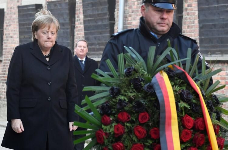 Titreme nöbetleriyle başlamıştı! Merkel yine endişelendirdi - Sayfa 11