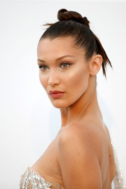 Bella Hadid'den ayna pozu - Sayfa 7