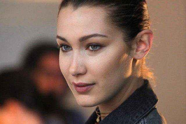 Bella Hadid'den ayna pozu - Sayfa 9