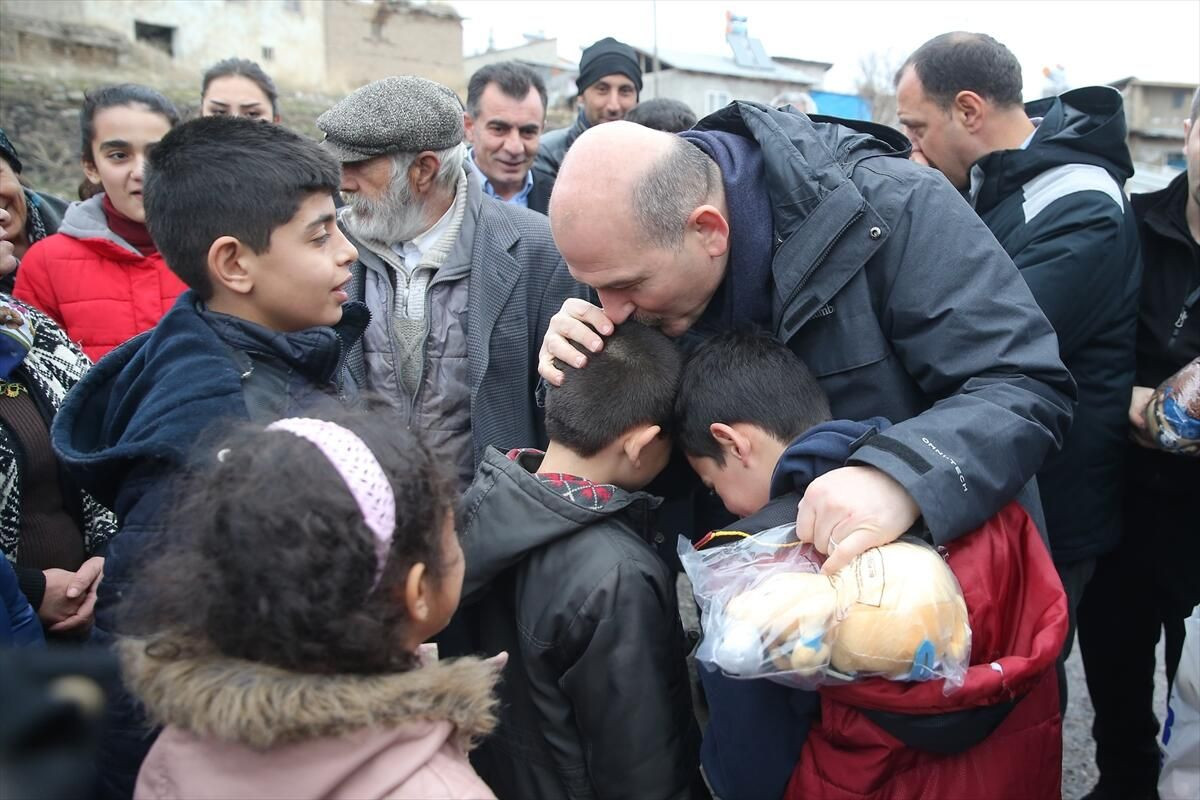 Bakan Soylu ve Koca'dan yardım - Sayfa 7