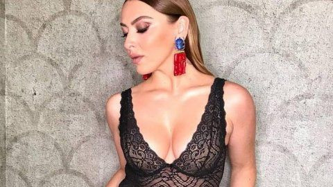 Hadise karantina dinlemedi! Kuaförünü ayağına çağırıp kesenin ağzını açtı - Sayfa 10