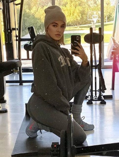 Khloe Kardashian ihtiyaç sahiplerinin market alışverişlerini ödedi - Sayfa 6