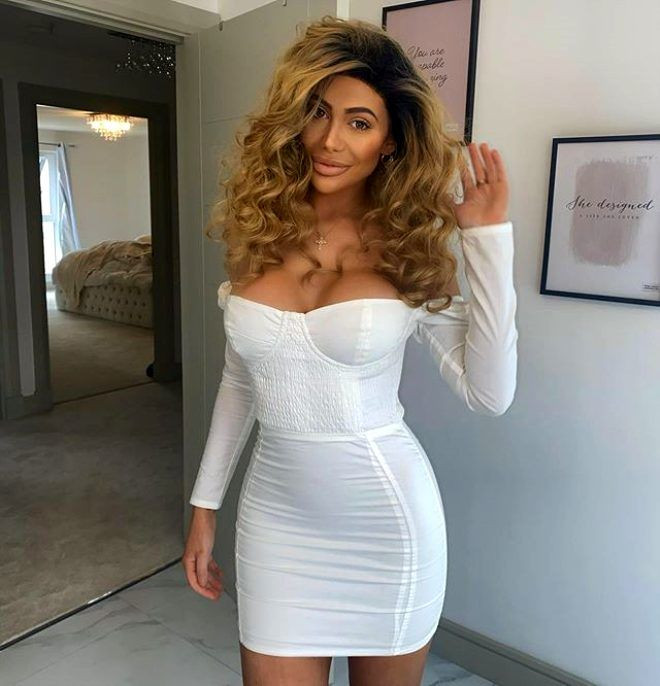 İngiliz oyuncu Chloe Ferry, fit halini köpük banyosu pozuyla sergiledi - Sayfa 8