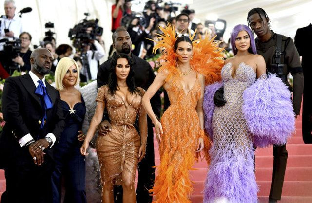 Kardashian ve Jenner'ların bakım ve güzellik harcamaları ortaya çıktı - Sayfa 1