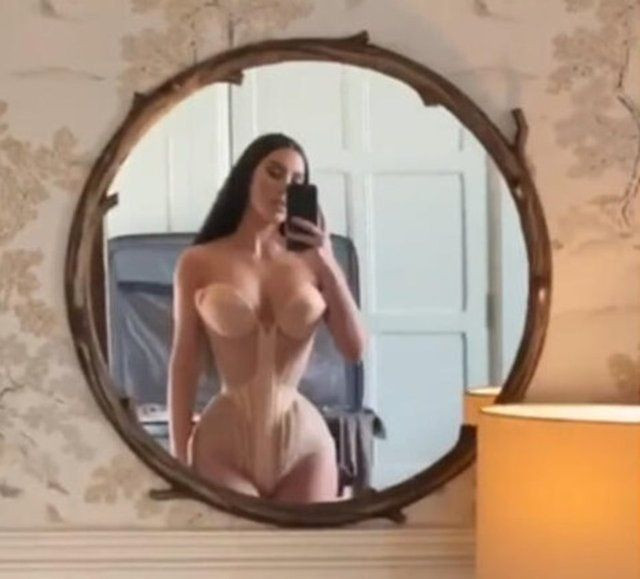 Kylie Jenner ablası Kim Kardashian'ın izinde - Sayfa 4