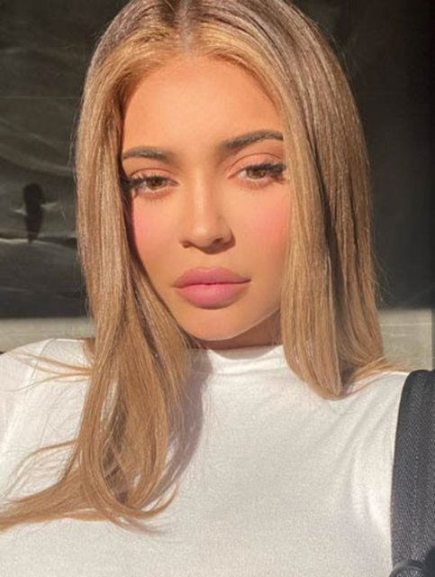 Kylie Jenner'ın havuz keyfi - Sayfa 6