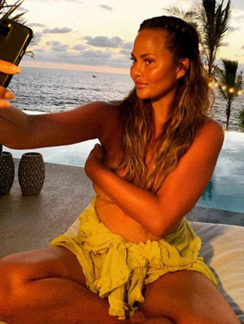 Chrissy Teigen'ın Meksika tatili devam ediyor - Sayfa 5