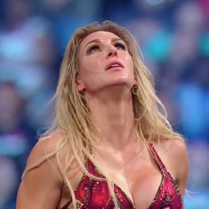 Charlotte Flair, silokonları patladığı için ringe çıkamayacak - Sayfa 3