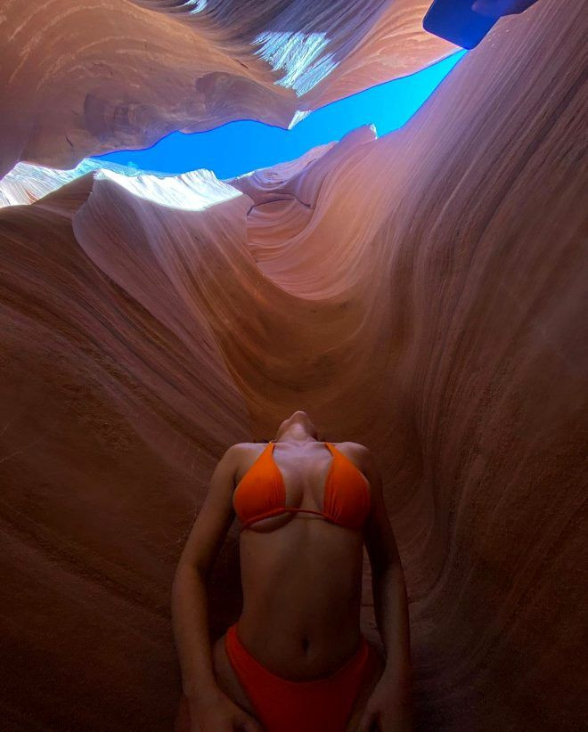 Turuncu bikinisiyle dağa çıkan genç milyarder Kylie Jenner manzaraya hayran kaldı: Gerçek olamaz! - Sayfa 4