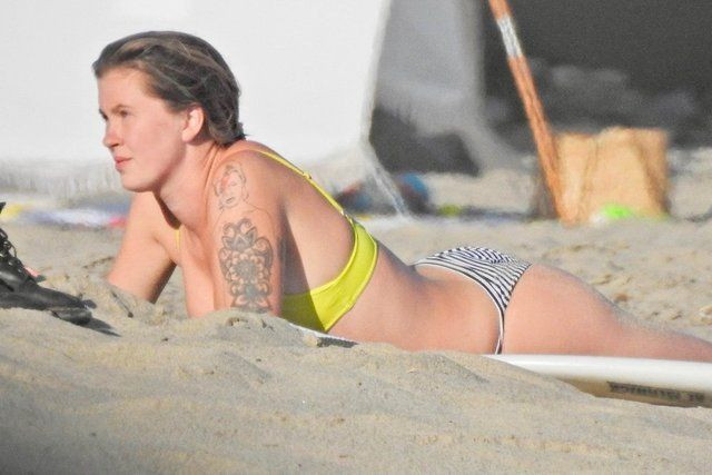 Ireland Baldwin'in plaj keyfi - Sayfa 3