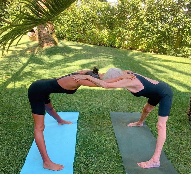 Eda Taşpınar 90 yaşındaki anneannesiyle yoga yaptı - Sayfa 5