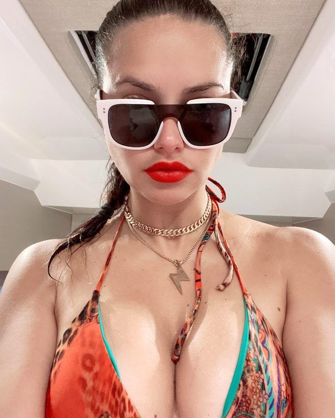 Adriana tatil sezonunu bikinili selfie pozuyla açtı! Takipçileri gözünü alamadı - Sayfa 2