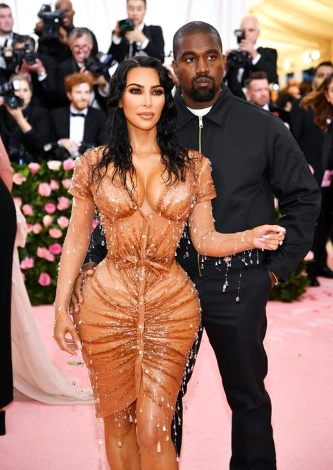 Kanye West'ten eşi Kim Kardashian için bomba iddia: Beni, meslektaşımla otel odasında aldattı - Sayfa 3