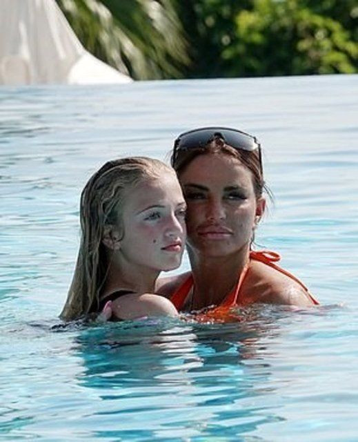 Katie Price yine Türkiye'de - Sayfa 5