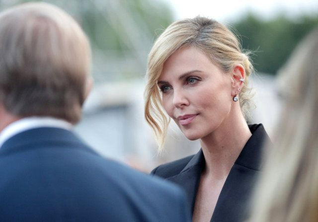 Charlize Theron: Bir erkeğe ihtiyacım yok - Sayfa 6