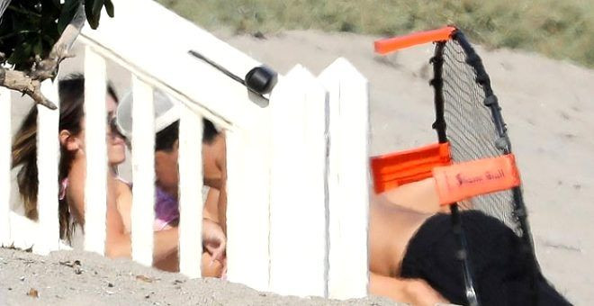 Merdivenin arkasına geçen ünlü model Kendall Jenner ve sevgilisinin müstehcen görüntüleri olay oldu - Sayfa 1