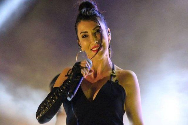Hande Yener'den albüm açıklaması: Yirmi yıllık bir Hande Yener'i yansıtmak kolay değildi - Sayfa 3