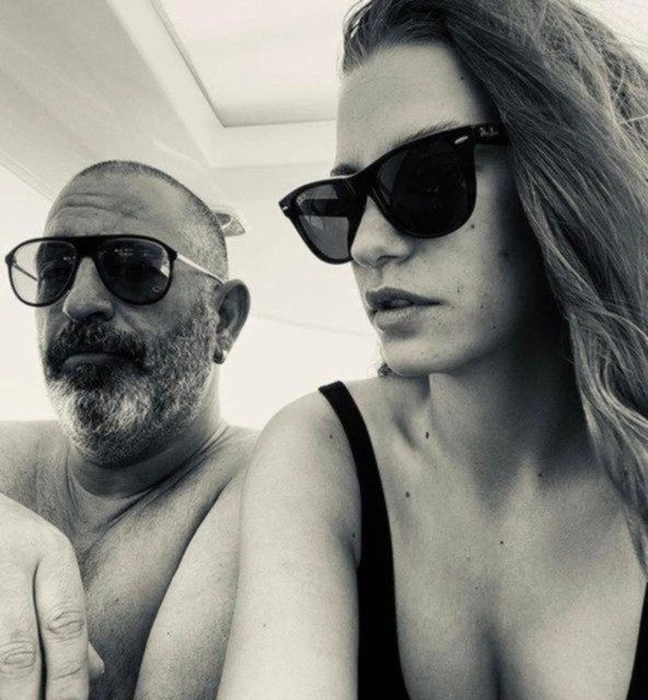 Serenay Sarıkaya: Su ol dostum - Sayfa 1