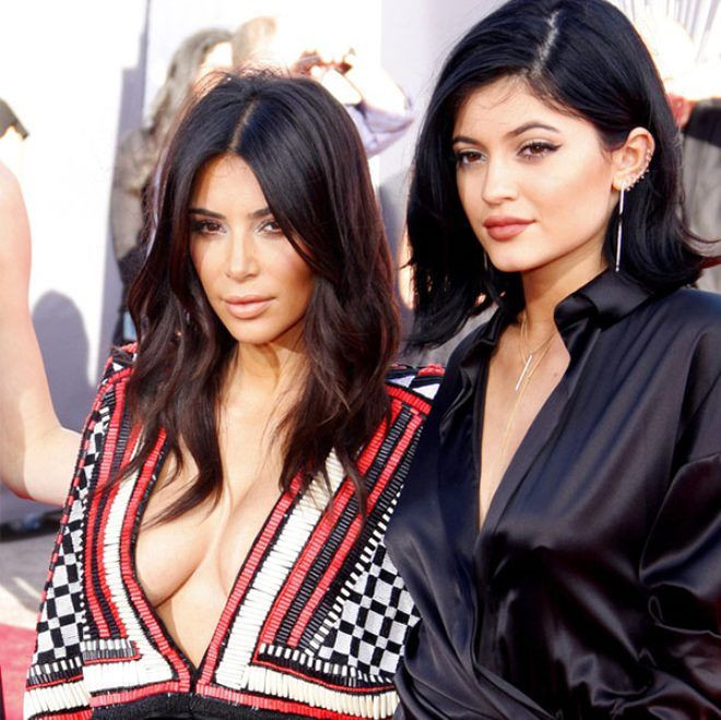 Kylie Jenner, eski halini paylaşan Kim Kardashian'a tepki gösterdi: Hemen sil bunu - Sayfa 4