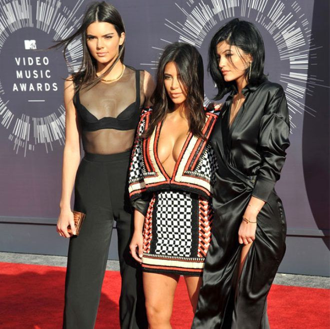 Kylie Jenner, eski halini paylaşan Kim Kardashian'a tepki gösterdi: Hemen sil bunu - Sayfa 6