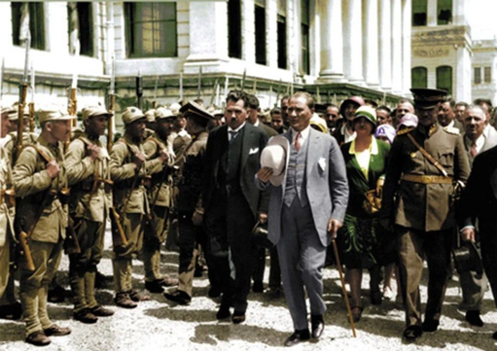 Renklendirilmiş Mustafa Kemal Atatürk fotoğrafları - Sayfa 3