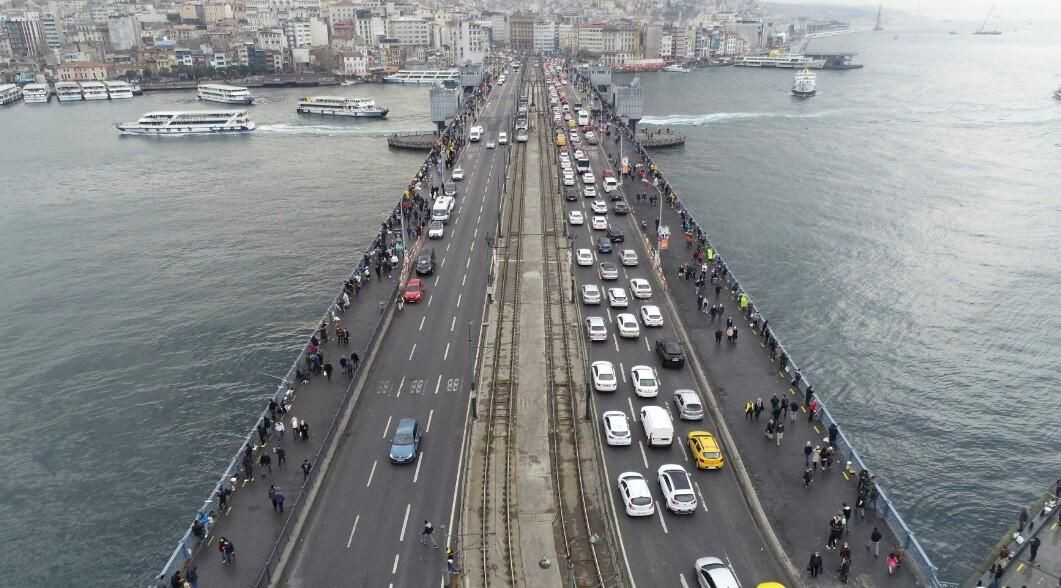 Trafik kilitlendi! Yasaksız ilk Cumartesi sonrası İstanbul kızardı - Sayfa 2