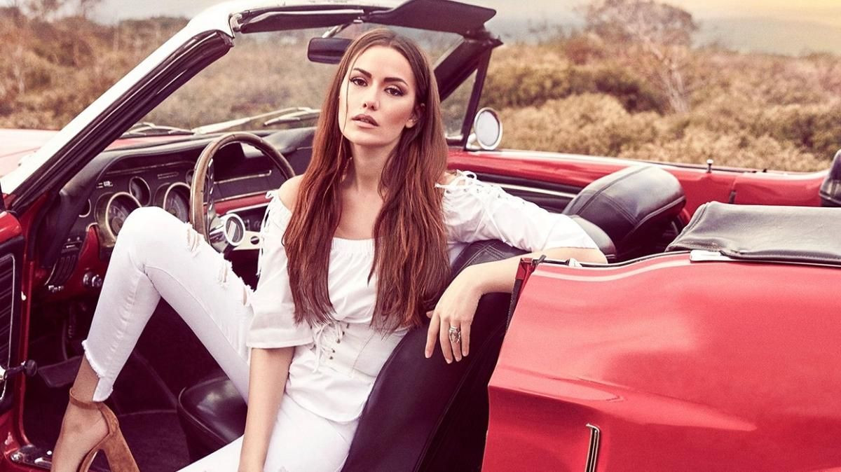 Hayranları merakla bekliyordu! Fahriye Evcen'in yeni dizisi belli oldu - Sayfa 9