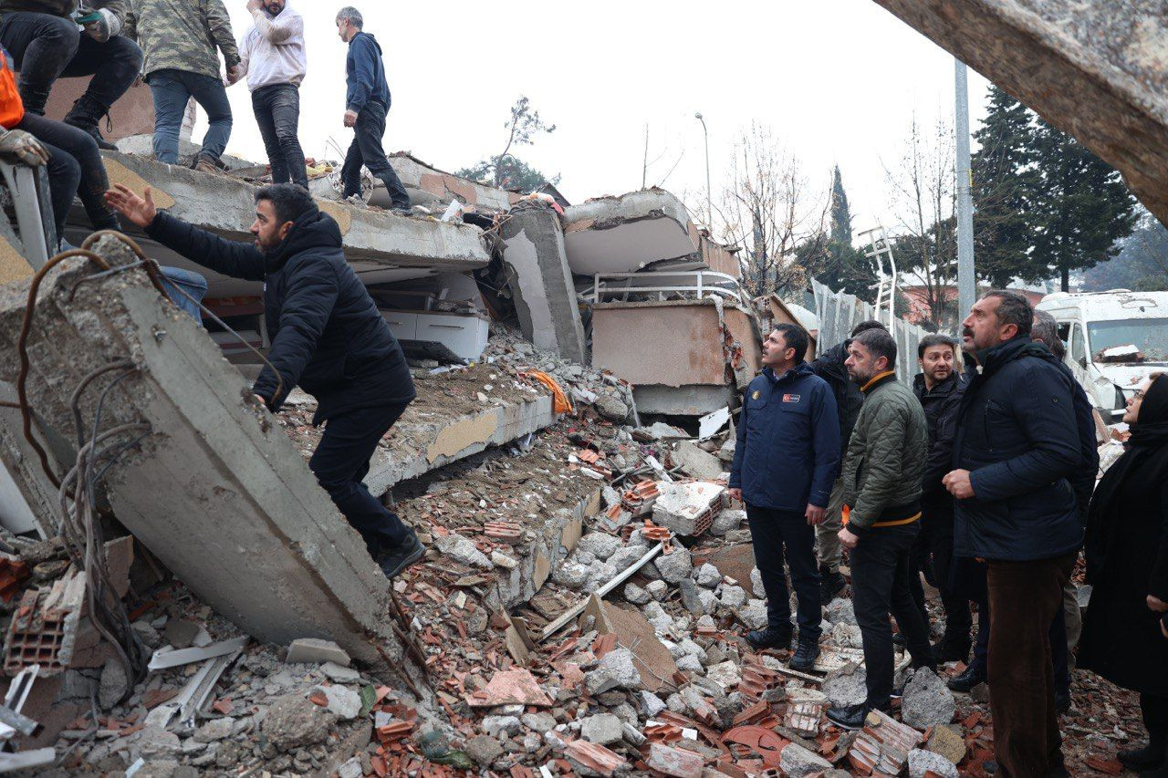 Bakan Kurum: Gaziantep’te 900 binamızın ağır hasarlı ve yıkık olduğunun tespitini yaptık - Sayfa 2