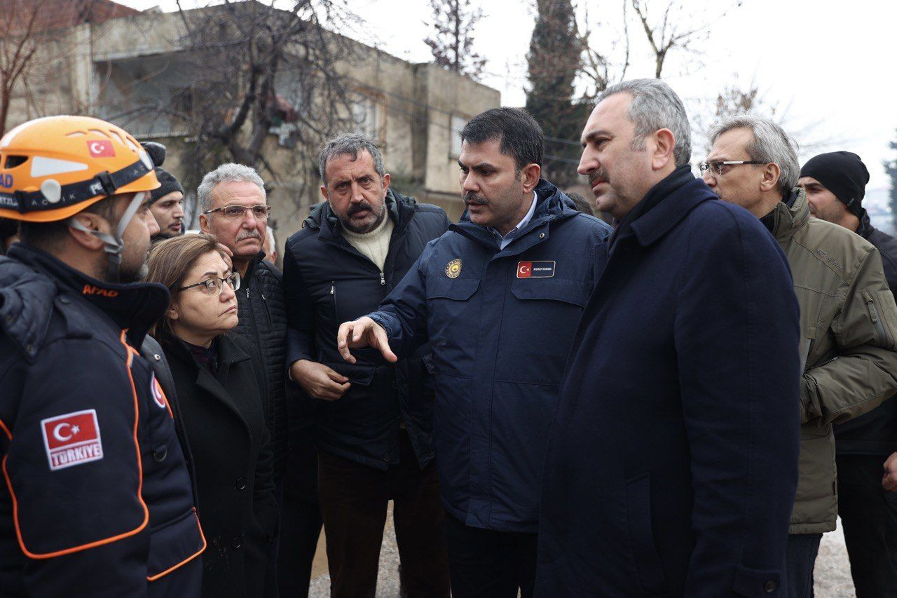 Bakan Kurum: Gaziantep’te 900 binamızın ağır hasarlı ve yıkık olduğunun tespitini yaptık - Sayfa 5