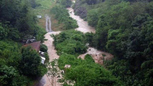 Samsun'da sağanak: Yollar göle döndü, su baskınları yaşandı - Sayfa 6