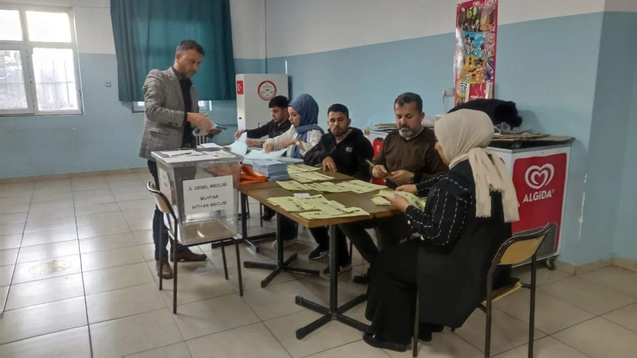 Türkiye sandık başında! İşte Türkiye'den seçim manzaraları... - Sayfa 10