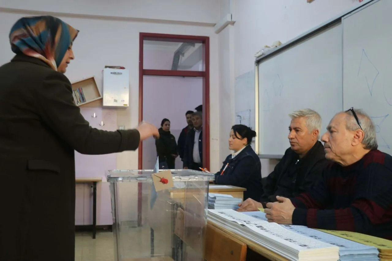 Türkiye sandık başında! İşte Türkiye'den seçim manzaraları... - Sayfa 16