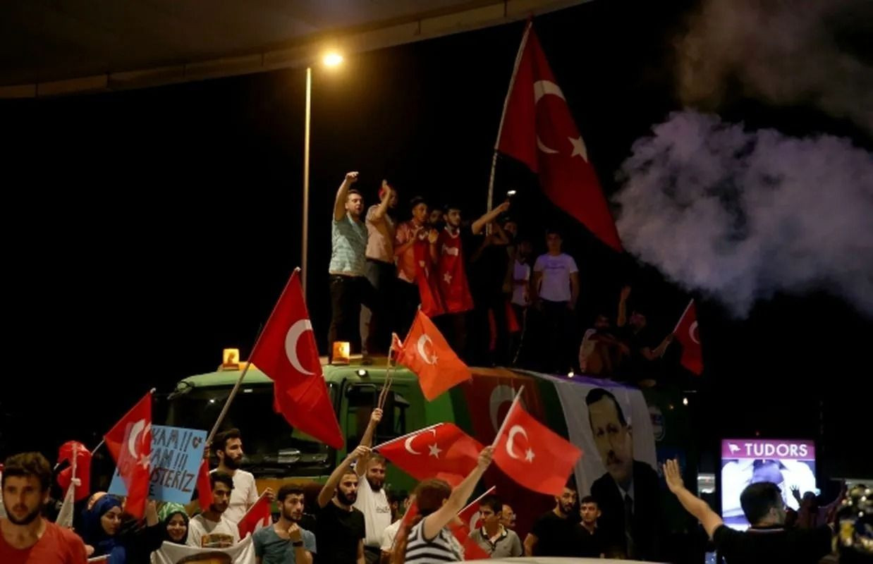 Milletin Zaferi: 15 Temmuz! Tarihi direnişin üzerinden 8 yıl geçti - Sayfa 20