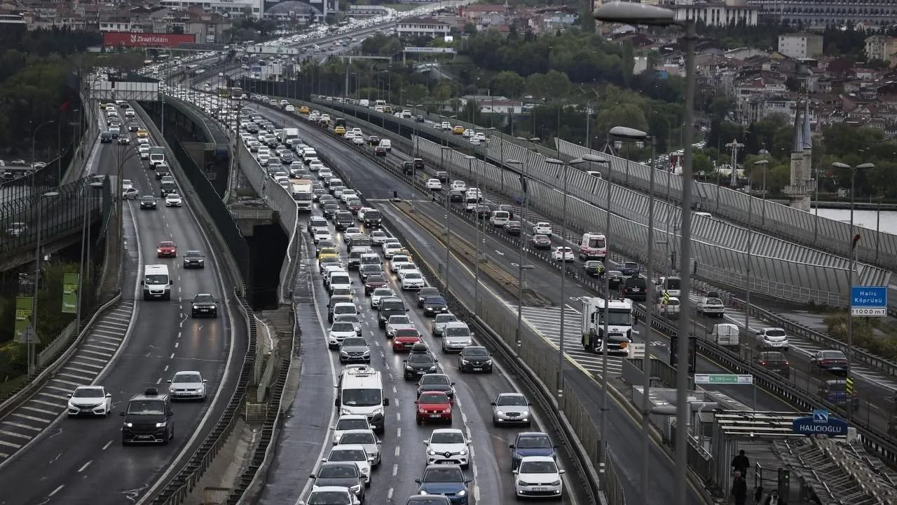 İstanbul'da toplu taşıma ücretlerine yüzde 13 zam - Sayfa 3