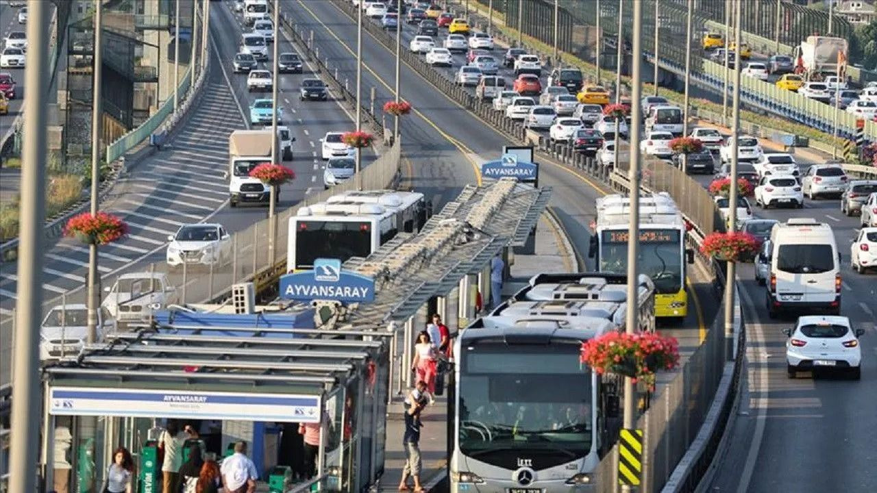 İstanbul'da toplu taşıma ücretlerine yüzde 13 zam - Sayfa 5