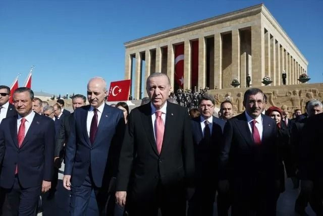 Devlet erkanı Anıtkabir'de: Erdoğan'dan, Özel Defter'e çarpıcı mesaj! - Sayfa 4