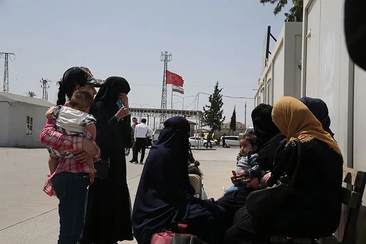 Bakan Yerlikaya açıkladı! Ne kadar Suriyeli ülkesine döndü?