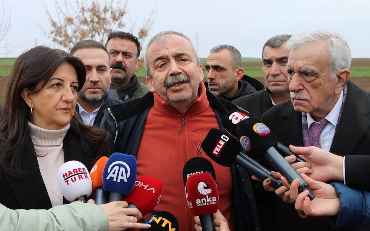 DEM Parti ilk CHP'yi ziyaret edecek! İmralı heyetinden de isimler olabilir