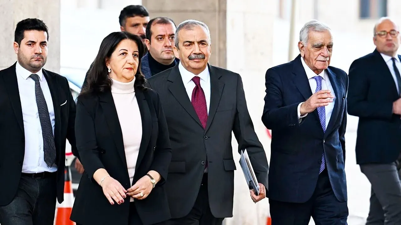 DEM Parti ilk CHP'yi ziyaret edecek! İmralı heyetinden de isimler olabilir