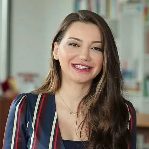 Esra Ezmeciye sorulan soru dillere düştü! "Nihat Hoca'ya sorsaydın"