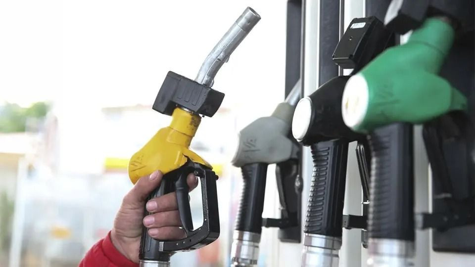 Akaryakıtta indirimler peş peşe! Benzine bir indirim daha geliyor - Sayfa 7