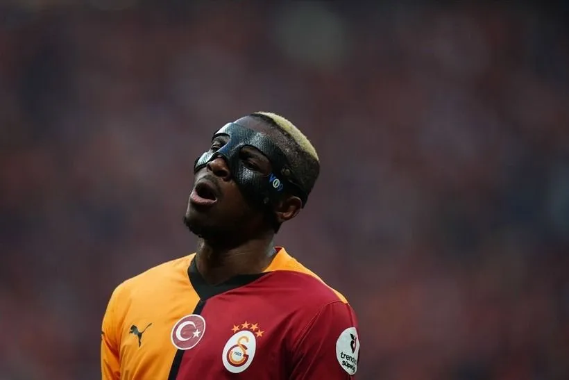 Galatasaray'ın yıldızı Osimhen gidecek mi, kalacak mı? En yakınına açıkladı