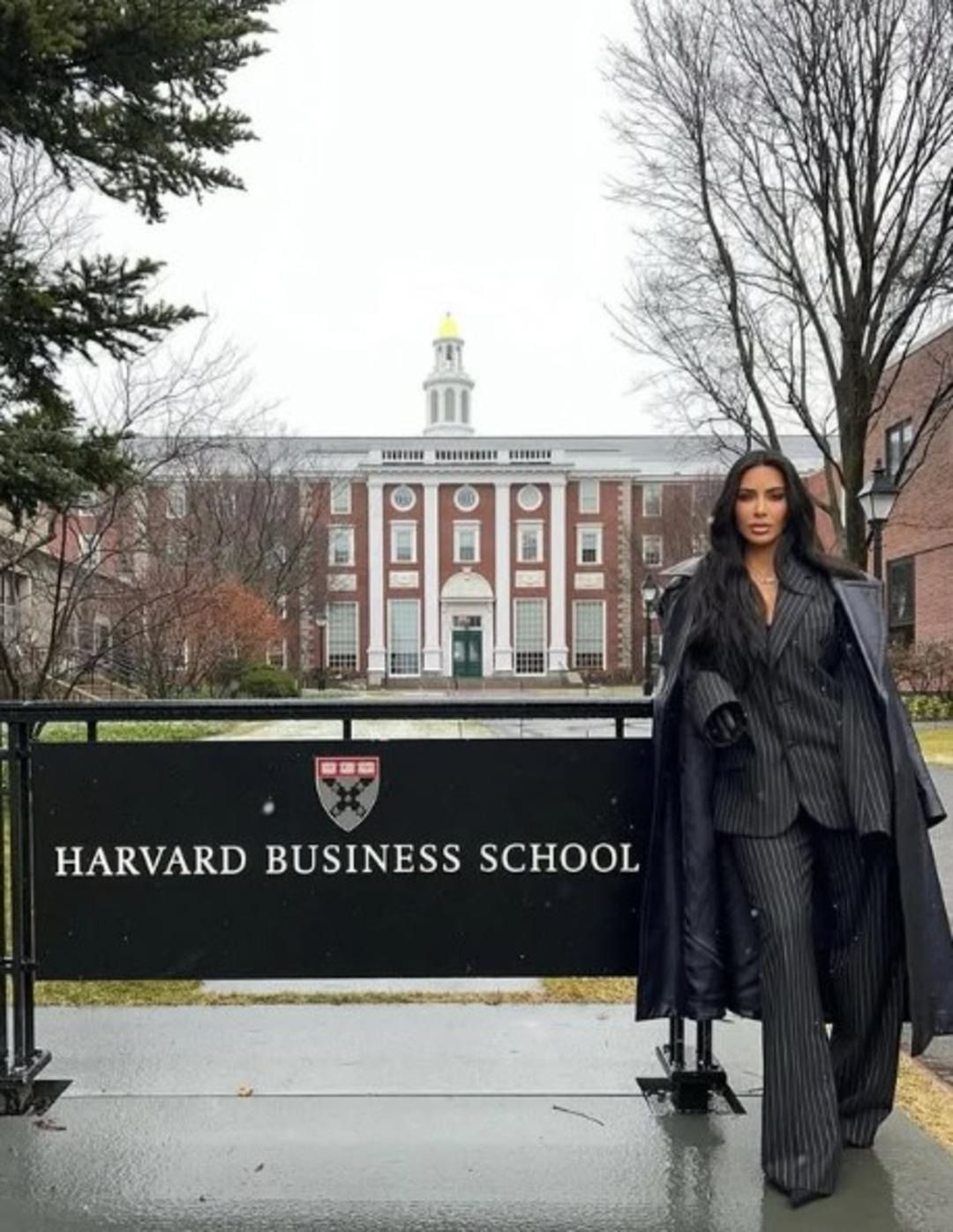 Kim Kardashian sonunda mezun oldu! O artık milyarder bir avukat - Sayfa 3