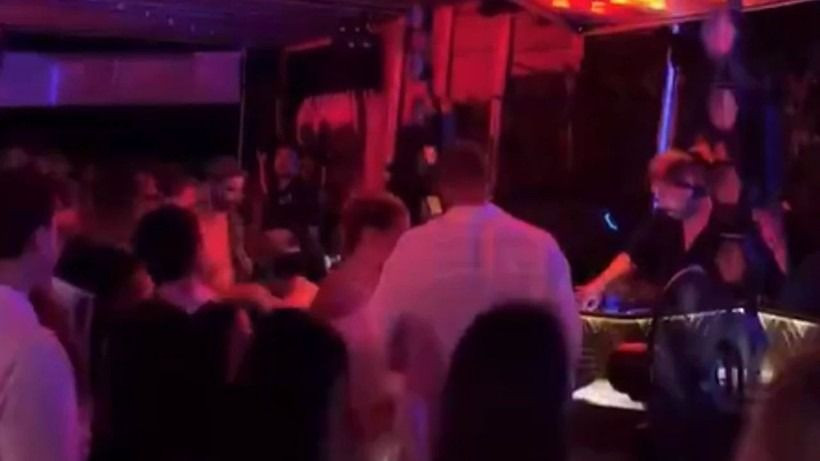 Survivor'da yasak aşk skandalı belgelendi: Yurt dışında barda görüntülendiler! - Sayfa 7